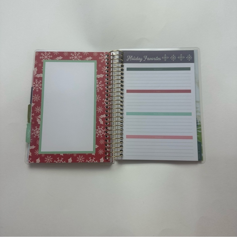 Michaels Recollections Holiday Keepsake Planner - Picture 10 of 14